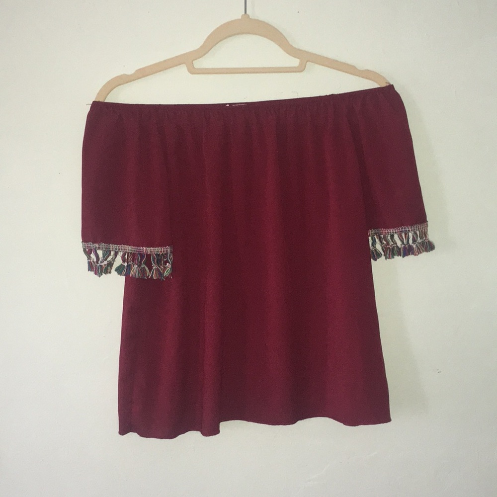 ❌SOLD❌NWOT Off shoulder top